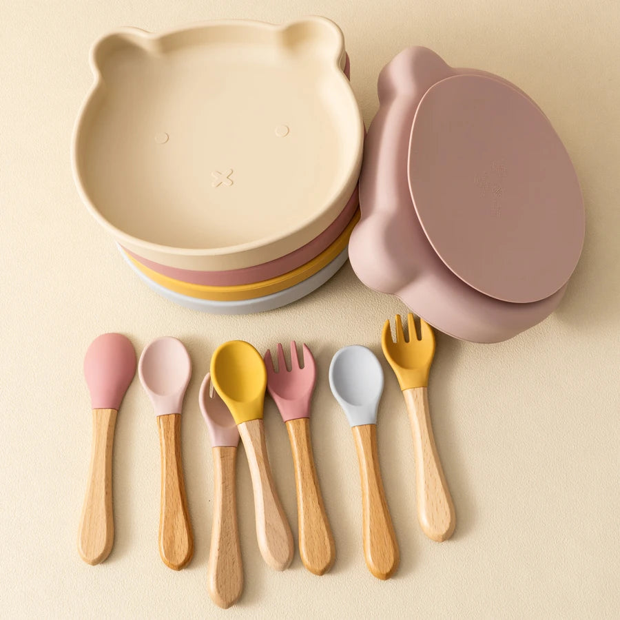 Dropshipping Silicone Baby Feeding Dishes Tableware for Kids Children Sucker Dishes Plate Toddle Training Spoon Baby Stuff